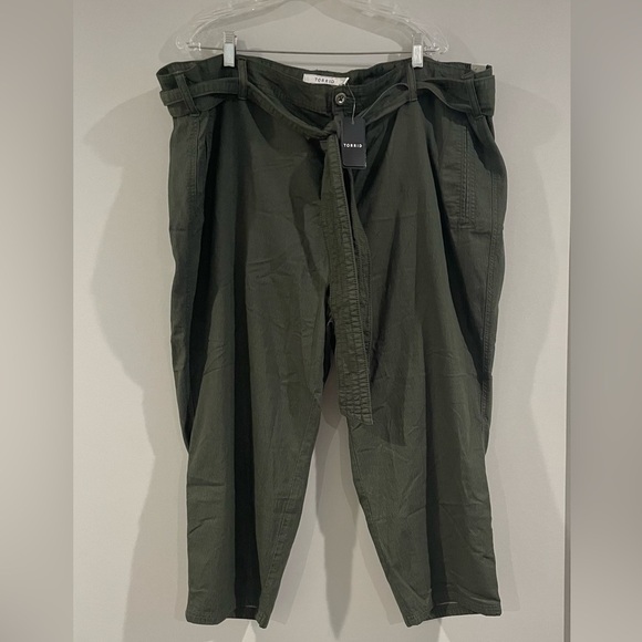 Torrid Skinny Cropped Twill Pants Stretch Mid-Rise Deep Depths Green, Size 26W - Picture 2 of 10